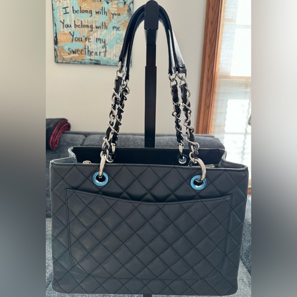 EUC-VGUC Chanel Black Caviar Grand Shopping Tote - Picture 13 of 15